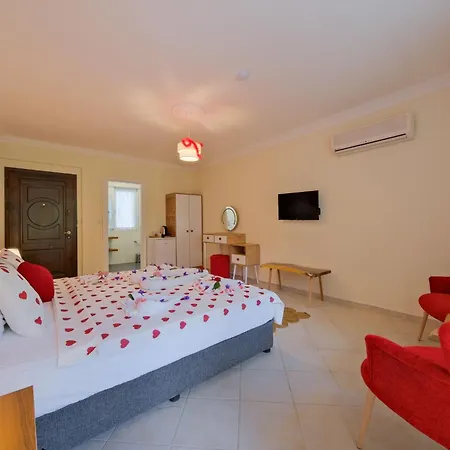 Larimar Hotel 2*