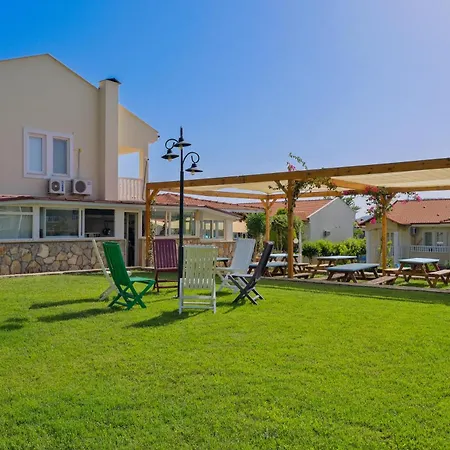 Hotel Larimar 2*